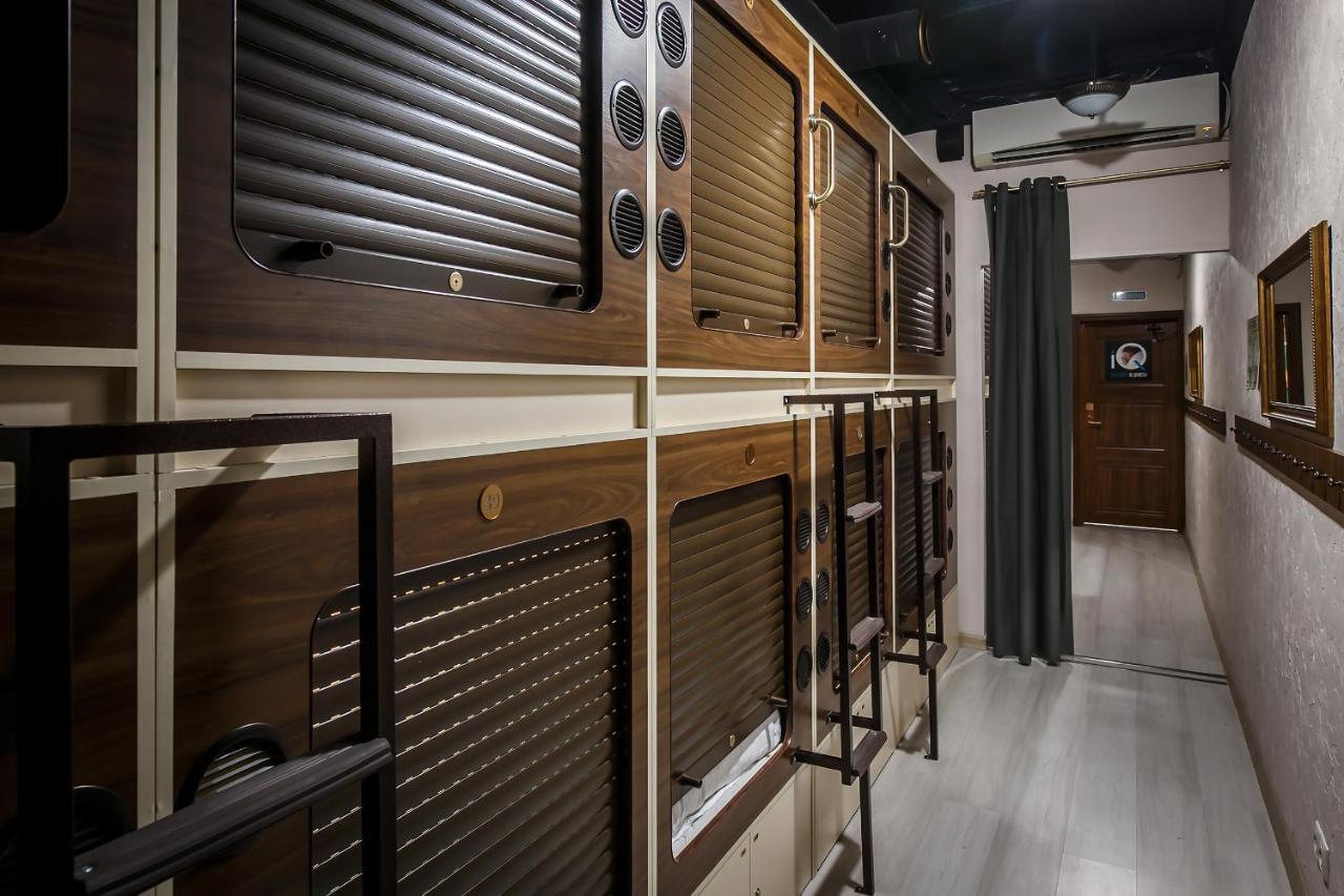 Capsule Hotel Interqube Tretyakovskaya Moscú Exterior foto